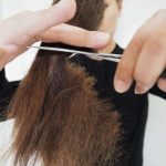¿Tratamiento o corte? Descubre qué necesita tu cabello