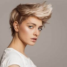 Short hairstyle, wash and styling