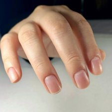 Llimar i esmaltar (mans)