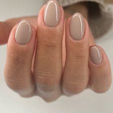 Manicura semipermanent